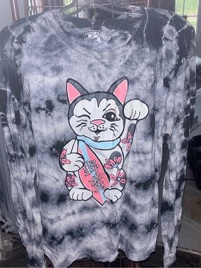 dk active Black & Gray Tie-Dye Long Sleeve with Pink Lucky Cat Graphic